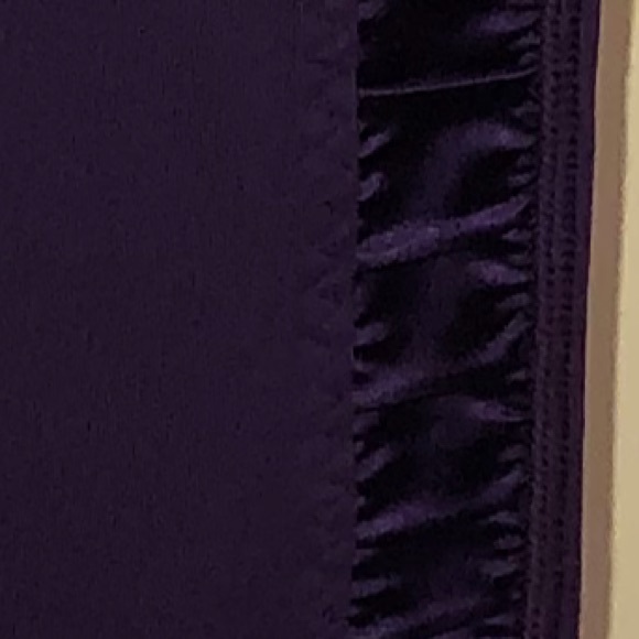 Size 4 Purple lulu lemon leggings - Picture 3 of 3